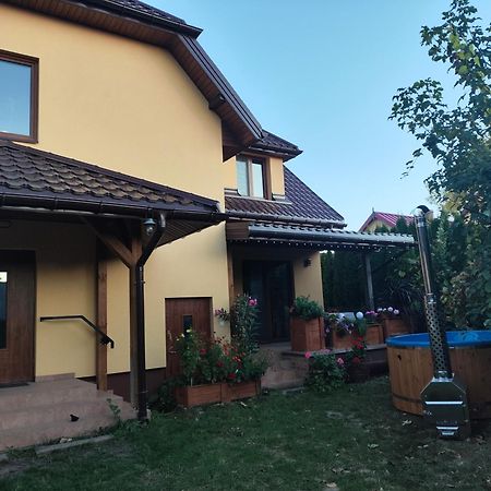 Dolistowka: Apartamenty z Jacuzzi, Ogrodem i Placem Zabaw Goniadz Exterior photo